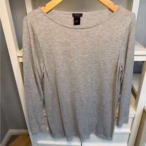 Ann Taylor Women's Gray Long Sleeve Top. Size XL.